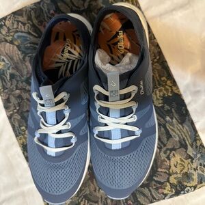 OluKai Huia women size 10 athletic sneakers